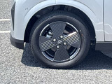 高級感引き立てるアルミ装着車。お洒落は足元からですね!
