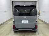 納車時には安全かつ安心してお乗り頂けるようホンダ専門知識を持つ整備スタッフが点検・整備・装備も説明をしてお渡ししております。