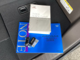 メンテナンスノート【整備記録簿】、取説も揃っています。スマートキーはバッグなどにしまったままボタン操作でエンジンの始動・停止ができて大変便利です。