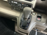 【eコンスイッチ】低燃費運転をサポートするECONモード。スイッチをONすると、エンジンやトランスミッション、A/Cなどを協調制御し、燃費の向上に貢献。エコドライブの効果を高めます。