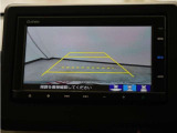バックカメラ搭載です!車庫入れが苦手な人はもちろん、車両感覚に自信がある人にもお勧めです!見えない箇所が見えるようになるので、低い障害物や隠れてしまっている子供の存在等にも気付く事が出来ます。