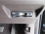 ETC付。高速道路の料金所はキャッシュレスで通過です。サービスエリア等にあるスマートインターの出入りも利用可能でとっても便利。ご納車後すぐにお使い頂けるようセットアップしてのお渡しとなります。