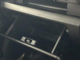 グローブボックス
