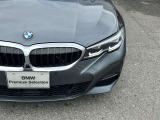 また、BMW正規認定中古車は、エマージェンシーサービスが自動付帯。24時間365日、皆様のカーライフをサポート致します。確かな安心のうえで、「駆けぬける歓び」をご堪能ください。