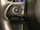 ステアリングスイッチ付き。前方から目を離すことなく操作することが可能です。