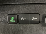 ★ECONスイッチ★ エコドライブを加速しよう!スイッチをONにすると、運転の仕方によるロスを抑え込み燃費をよくするようクルマが頑張ります(*^ー^*)燃費向上にチャレンジ♪