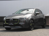 世界統一名称の『MAZDA2』となったコンパクト。「Be a Driver」のスローガンのもと、最適なドライビングポジションを提供できる室内空間と思い通りの走行性能を持った、クラスを超えたお車です!