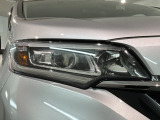 LEDヘッドライトは、点灯の瞬間から最大光量を発揮し、突然暗くなるトンネルなどでの安定感を高めます。