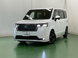 新しいハイブリッドシステムe:HEVは市街地走行では電気自動車に近いハイブリッドシステムでモーターが主役で走行します。充電の為にエンジンが始動しても優れた遮音性能で車内はとても静かで快適です