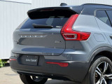 ◆バック/万が一を考え、安全性を重視する方に選ばれているVOLVO車。ドアを開閉するとその重み・厚みに驚くはず