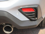 RAB(後退時ブレーキアシスト)搭載車両 後退時、車体後部に装着されたソナーセンサーが障害物を検知。衝突回避または被害を軽減します。