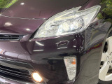 【LEDヘッドライト】悪天候や夜間走行時も良好な視界を確保し安心して運転できる高輝度LEDヘッドライトを装備!点灯速度が早く、消費電力も抑えられています。