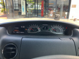 ホンダセンシング装着車となっております。衝突軽減ブレーキ、誤発進抑制機能、歩行者事故低減ステアリング、路外逸脱抑制機能、アダプティブクルーズコントロール、車線維持支援システム他、安全運転を幅広く支援。
