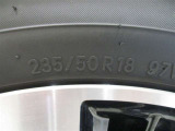 235/50R18    車両装着タイヤサイズです。 タイヤのご相談もトヨタモビリティ石川にお任せください