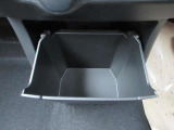 様々な箇所に収納に便利なBOXが付いて便利です