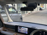 ディーラーオプション『前+車室内ドライブレコーダー』装備。表示はナビのモニター画面で行います。