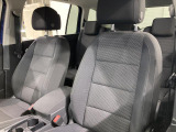 シートは適度な硬さによって長時間の運転でも疲れにくいと定評があります。国産車とは全く違った座り心地ですが、長年培われた欧州の椅子文化をご体感ください。