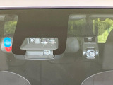 【トヨタセーフティセンス】走行中に前方の車両等を認識し、衝突しそうな時は警報とブレーキで衝突回避と被害軽減をアシスト。より安全にドライブをお楽しみいただけます。