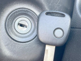 【キーレス】少し離れた場所からでもボタン一つでドアの開錠・施錠ができるのでとっても便利!ドアの鍵穴周りに傷をつけることもありません♪