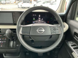 ナビの音量など車両情報を手元で操作できるハンドルスイッチ付き。