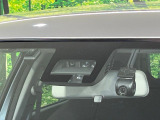 【スズキ セーフティサポート】走行中に前方の車両等を認識し、衝突しそうな時は警報とブレーキで衝突回避と被害軽減をアシスト。より安全にドライブをお楽しみいただけます。