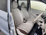 運転席シート廻りは使用感も少なく、良好な状態となっています。前オーナー様が丁寧に使っていたことがよくわかりますね。