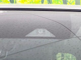 【エマージェンシーブレーキ】走行中に前方の車両等を認識し、衝突しそうな時は警報とブレーキで衝突回避と被害軽減をアシスト。より安全にドライブをお楽しみいただけます。