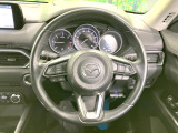 【純正革巻きステアリング】上質な革を使用することで、手にしっかり馴染みとても運転しやすいハンドルです♪