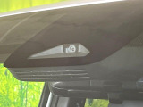 【トヨタセーフティセンス】走行中に前方の車両等を認識し、衝突しそうな時は警報とブレーキで衝突回避と被害軽減をアシスト。より安全にドライブをお楽しみいただけます。