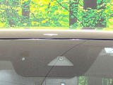 【i-ACTIVESENSE】走行中に前方の車両等を認識し、衝突しそうな時は警報とブレーキで衝突回避と被害軽減をアシスト。より安全にドライブをお楽しみいただけます。