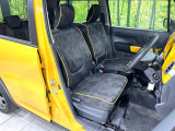 運転席シート廻りは使用感も少なく、良好な状態となっています。丁寧に使われていたことがよくわかりますね。