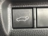 【パワーバックドア】スマートキーや運転席のボタンを押すだけでリアゲートが自動で開閉します!荷物を持っている時や、高い位置にあるバックドアを閉める際に便利な機能です♪