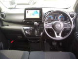 見渡しやすい、視界の広さ。右左折時の横断歩行者や交通状況を把握しやすくなっています