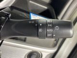 【オートライト(AUTO)】外の明るさをシステムが感知して、自動でヘッドライトが点灯します!ヘッドライトをつけ忘れを防ぐ便利機能です。