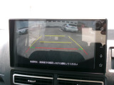 バックモニター付きですので、日常の駐車はもちろん、人や障害物などを映像で確認できるので安心です!(補助装置になりますので、目視でもご確認ください)
