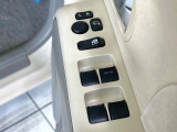 【電動格納ミラー】サイドミラーは電動格納式となっており、狭い駐車場でもキズがつくリスクを抑えられます。