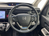 【純正革巻きステアリング】上質な革を使用することで、手にしっかり馴染みとても運転しやすいハンドルです♪
