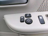 ドアミラーの鏡面の調節、格納は運転席からすべて操作できます!