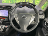 【純正革巻きステアリング】上質な革を使用することで、手にしっかり馴染みとても運転しやすいハンドルです♪