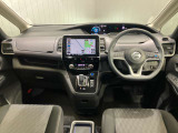 全方位で視界が広い。気持ちがよくて、運転もしやすい。1列目から3列目まで、すべての席がゆったりと座れるスペシャルシートです♪