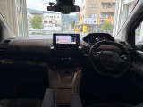 プジョー独自のi-Cockpit