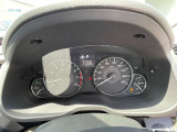 整備スタッフは国家資格を持つプロの整備士です。車検の受入/中間/完成検査と保安基準発行のすべても自社で行います。
