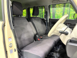 運転席シート廻りは使用感も少なく、良好な状態となっています。丁寧に使われていたことがよくわかりますね。
