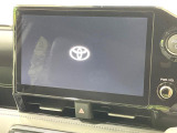 【メーカー純正ナビ】インテリアに溶け込むスタイリッシュな「専用設計」メーカーナビを装備♪視認性や操作性など基本性能にも優れ、より上質なカーライフをお楽しみいただけます。