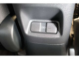 後席で使用できる充電用ソケットもございます♪