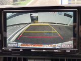 【バックモニター】バックモニターが装着されています。車庫入れが苦手な方もこれがあれば安心ですね。