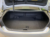 ラゲッジルームは、大容量のスペースを確保。普段のお買い物からレジャーまで、幅広く活躍してくれます!また、リアシートを倒すことでバリエーション豊かにお使いいただけます。
