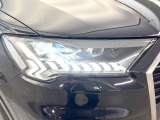 ●LEDハイビームが多数独立で存在し、ハイビーム時に対向車や前方を走る車の部分をロービームに切り替えが可能!!シーケンシャルウインカーも装備!!