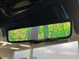 【デジタルインナーミラー】後席の大きな荷物や同乗者で後方が確認しづらい時でも安心!カメラが撮影した車両後方の映像をルームミラー内に表示。クリアな視界で状況の確認が可能です!