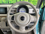 【純正革巻きステアリング】上質な革を使用することで、手にしっかり馴染みとても運転しやすいハンドルです♪